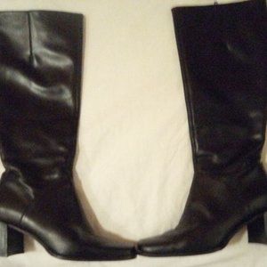 Vera Gamma Boots Size 7